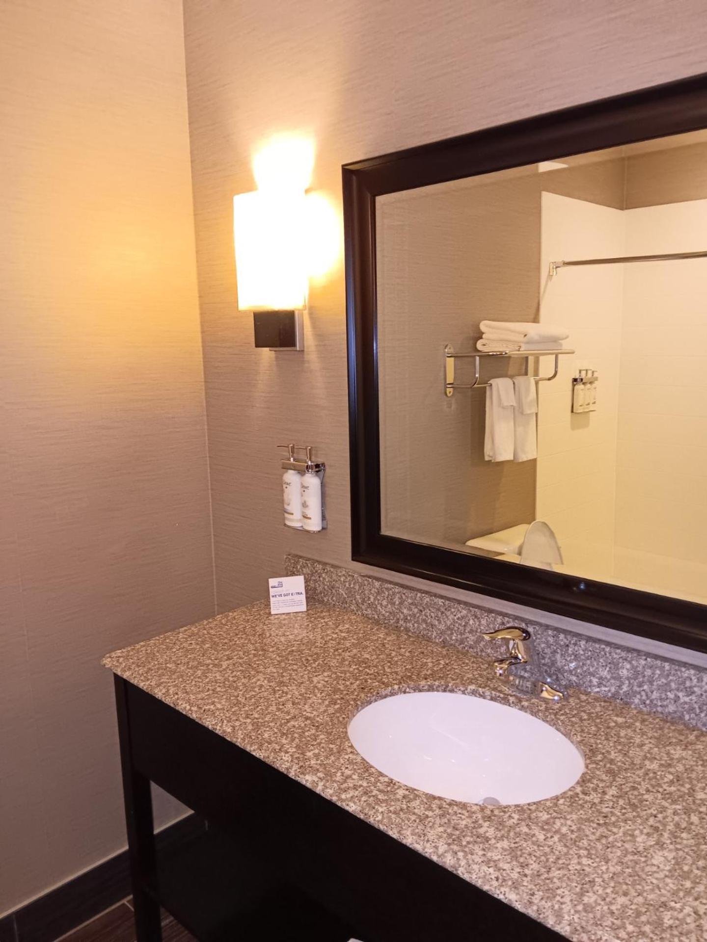 Holiday Inn Express And Suites - Bradford By Ihg Luaran gambar