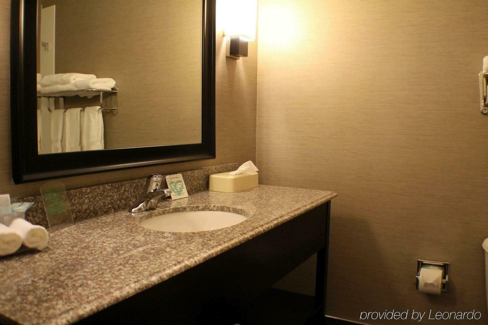 Holiday Inn Express And Suites - Bradford By Ihg Bilik gambar